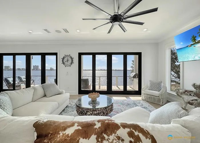 Waterfront Luxury For 10 Pool Fireplace *