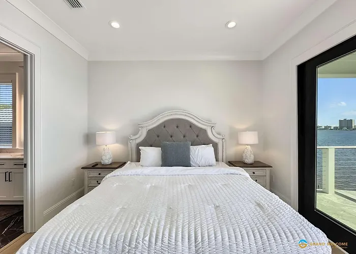 Waterfront Luxury For 10 Pool Fireplace Gulf Shores