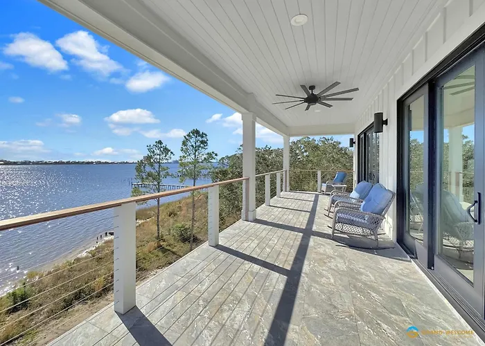 Waterfront Luxury For 10 Pool Fireplace