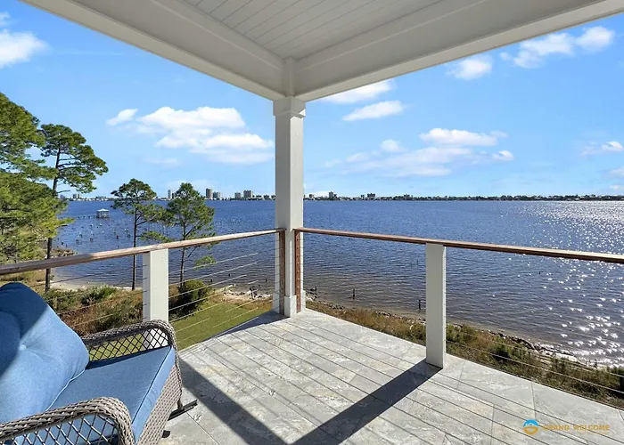 Holiday home Waterfront Luxury For 10 Pool Fireplace *