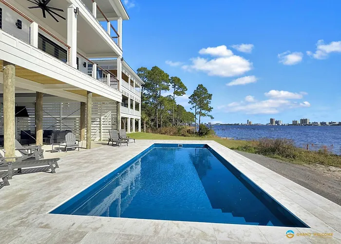 Holiday home Waterfront Luxury For 10 Pool Fireplace Gulf Shores