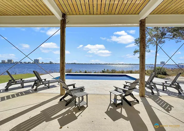 Waterfront Luxury For 10 Pool Fireplace *